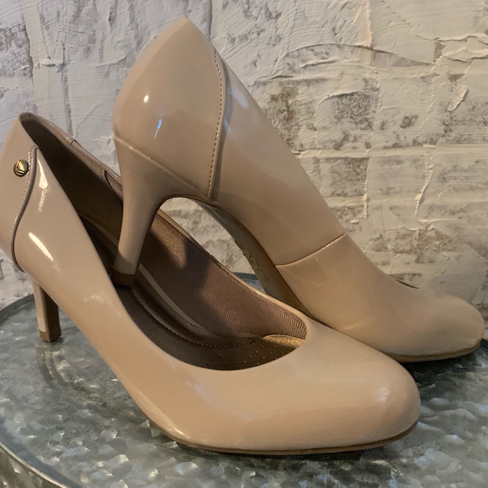 Taupe Shiny LifeStride Heels